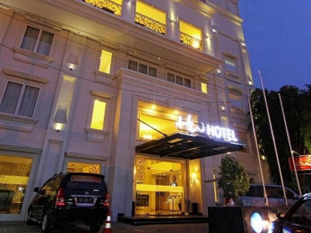 Hw Hotel Padang Exterior photo