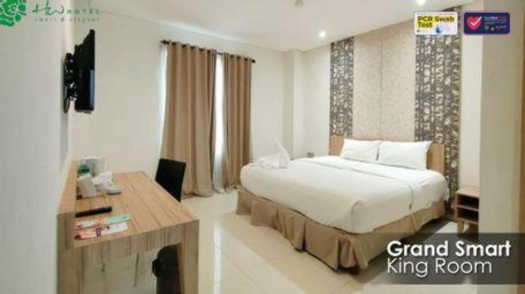 Hw Hotel Padang Exterior photo
