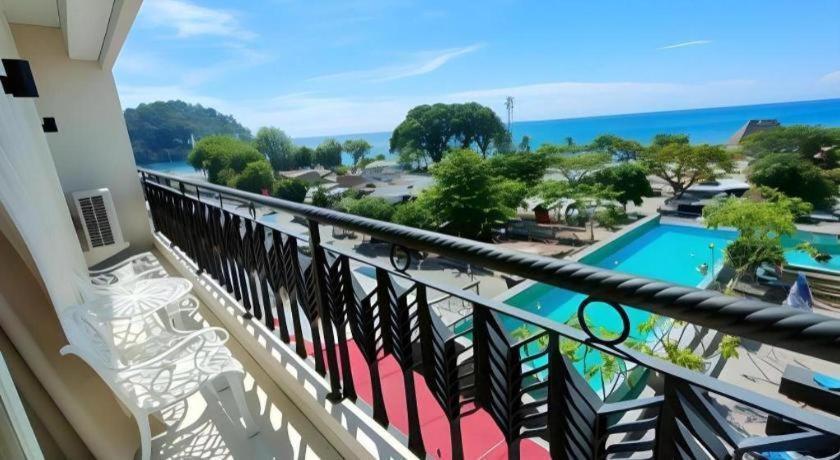 Hw Hotel Padang Exterior photo